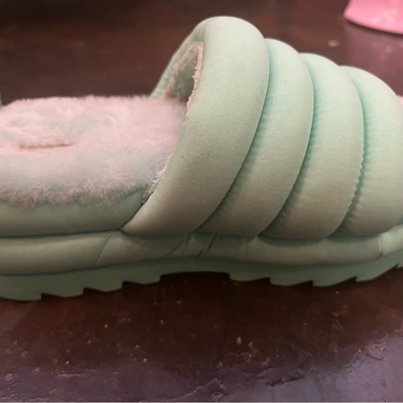 Light emerald green maxi slides slipper comfy fur lined platform by Ugg size 8 - Picture 8 of 14